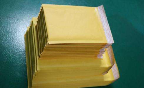 金黃色牛皮紙氣泡袋